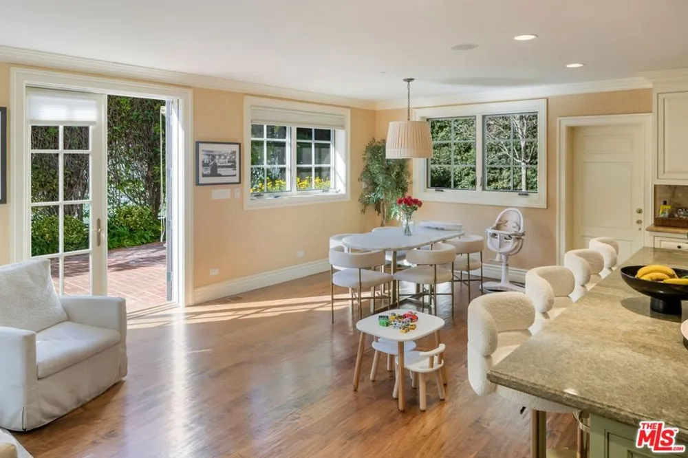 717 Alpine Drive Beverly Hills, CA 90210