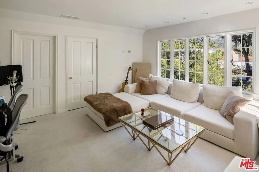 717 Alpine Drive Beverly Hills, CA 90210