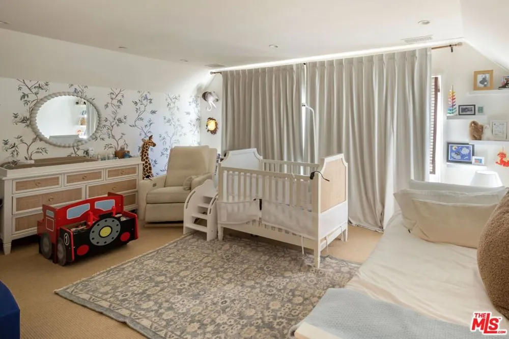 717 Alpine Drive Beverly Hills, CA 90210