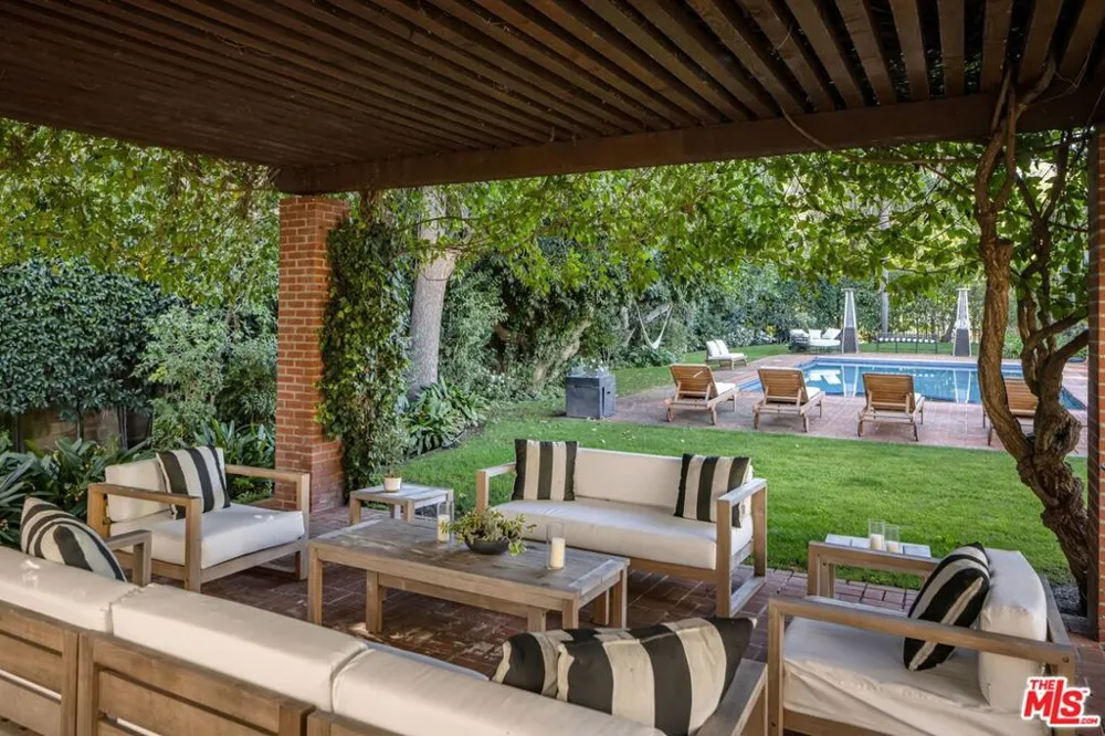 717 Alpine Drive Beverly Hills, CA 90210