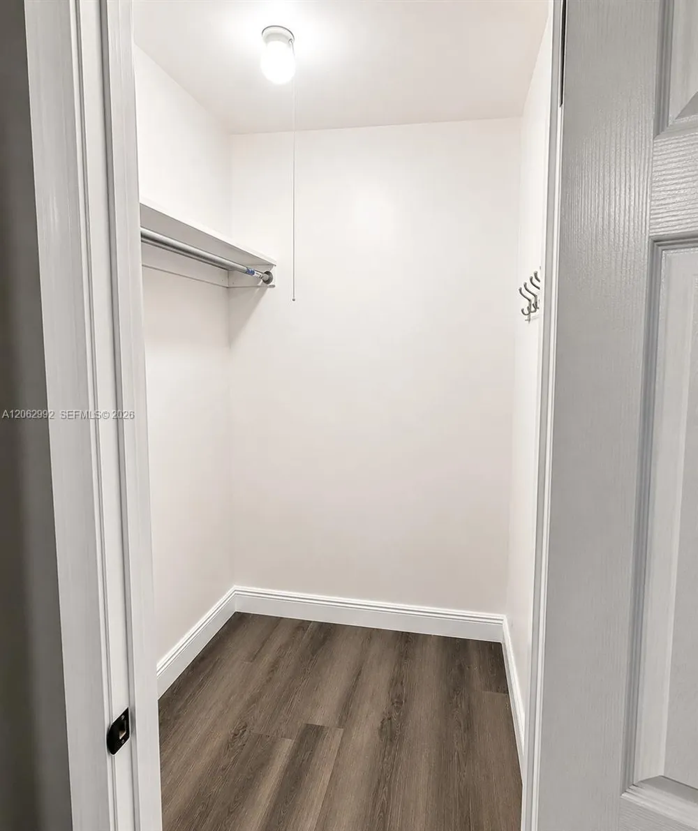 5716 NW 70th Ter Tamarac, FL 33321
