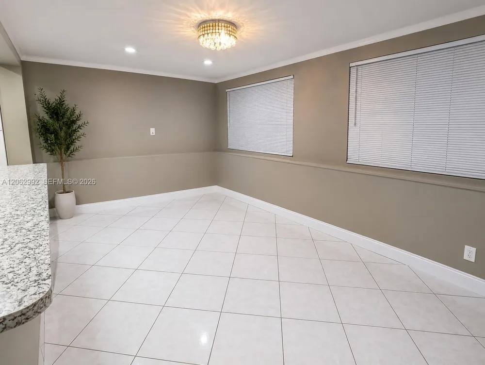 5716 NW 70th Ter Tamarac, FL 33321