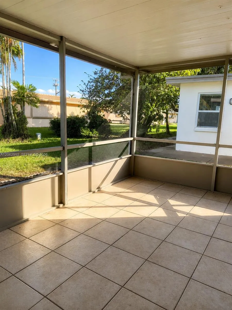 5716 NW 70th Ter Tamarac, FL 33321