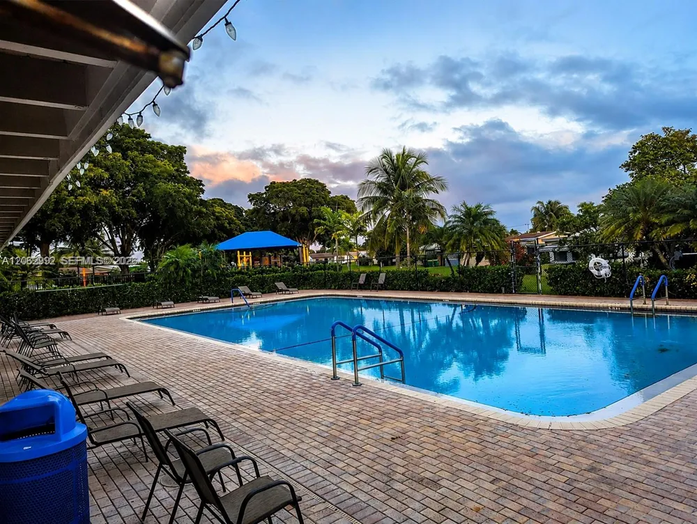 5716 NW 70th Ter Tamarac, FL 33321