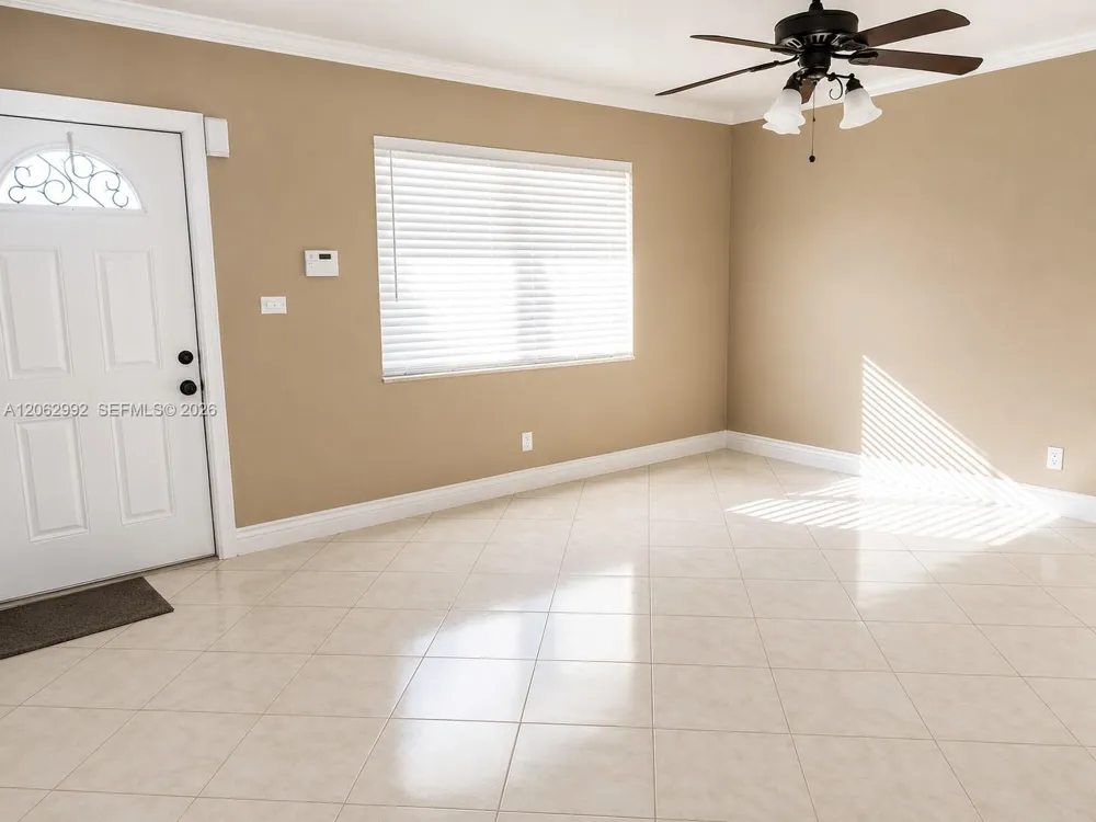 5716 NW 70th Ter Tamarac, FL 33321