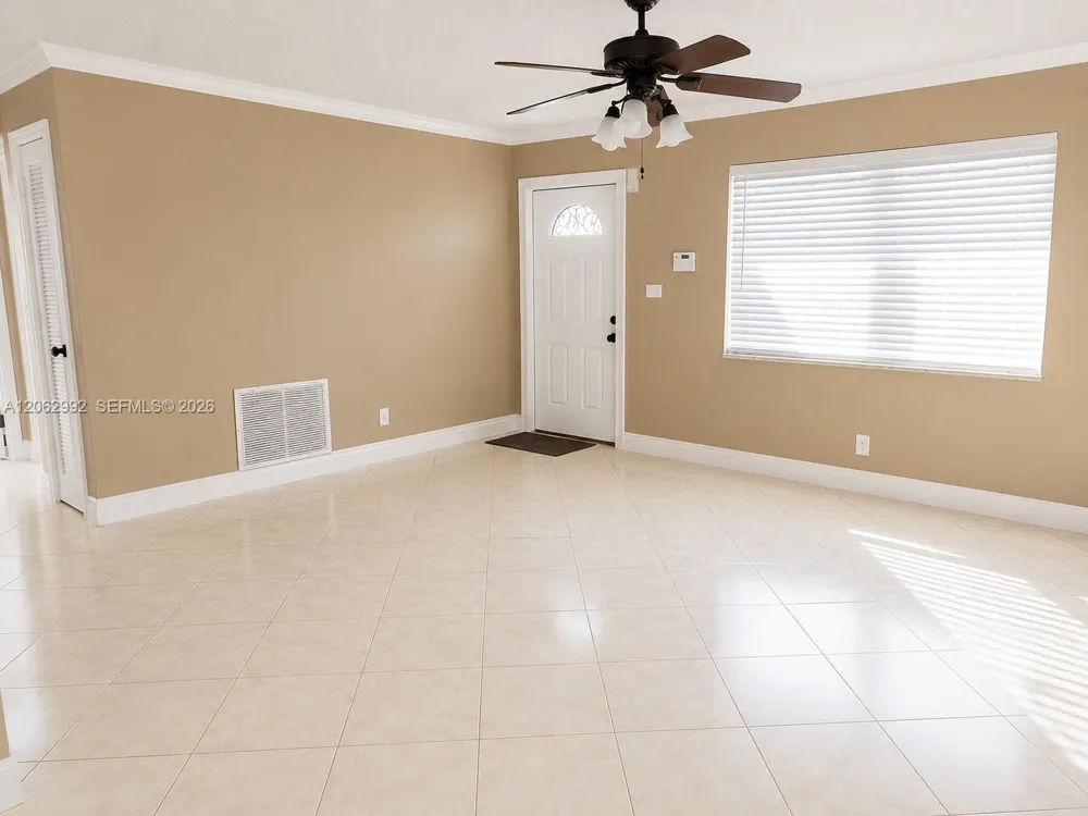 5716 NW 70th Ter Tamarac, FL 33321