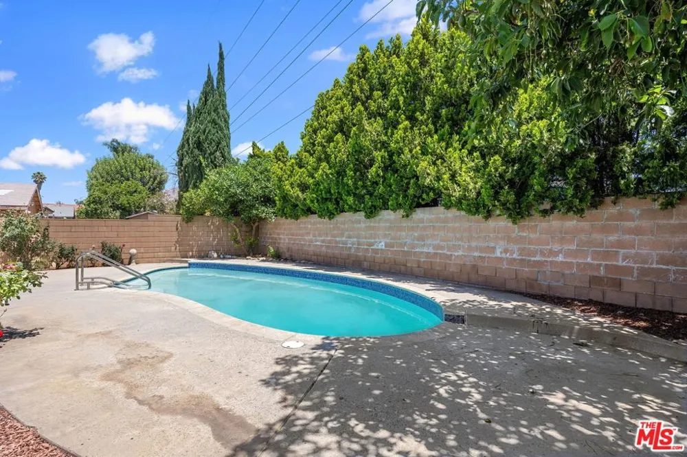 12622 Amboy Avenue Sylmar, CA 91342