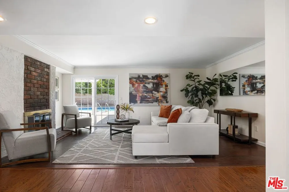 12622 Amboy Avenue Sylmar, CA 91342