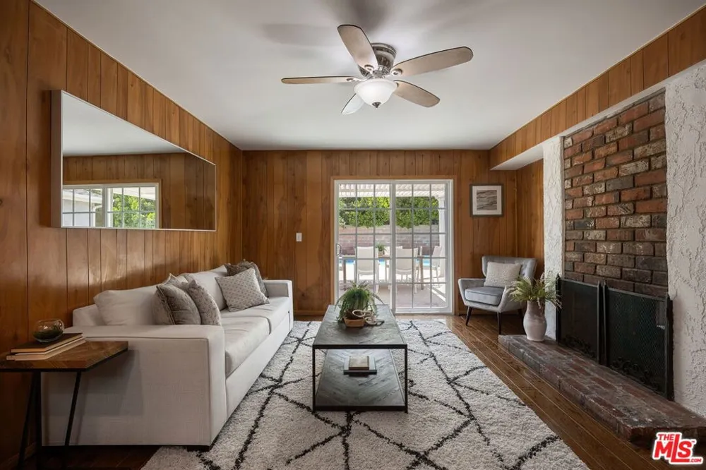 12622 Amboy Avenue Sylmar, CA 91342