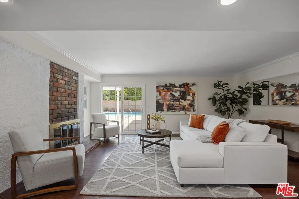 12622 Amboy Avenue Sylmar, CA 91342