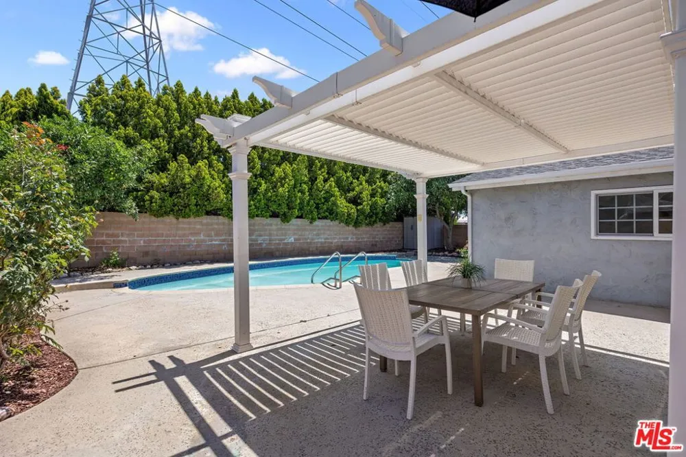 12622 Amboy Avenue Sylmar, CA 91342
