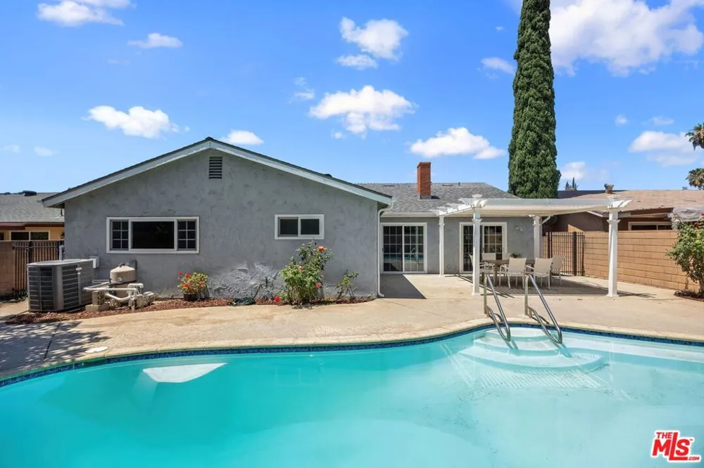 12622 Amboy Avenue Sylmar, CA 91342
