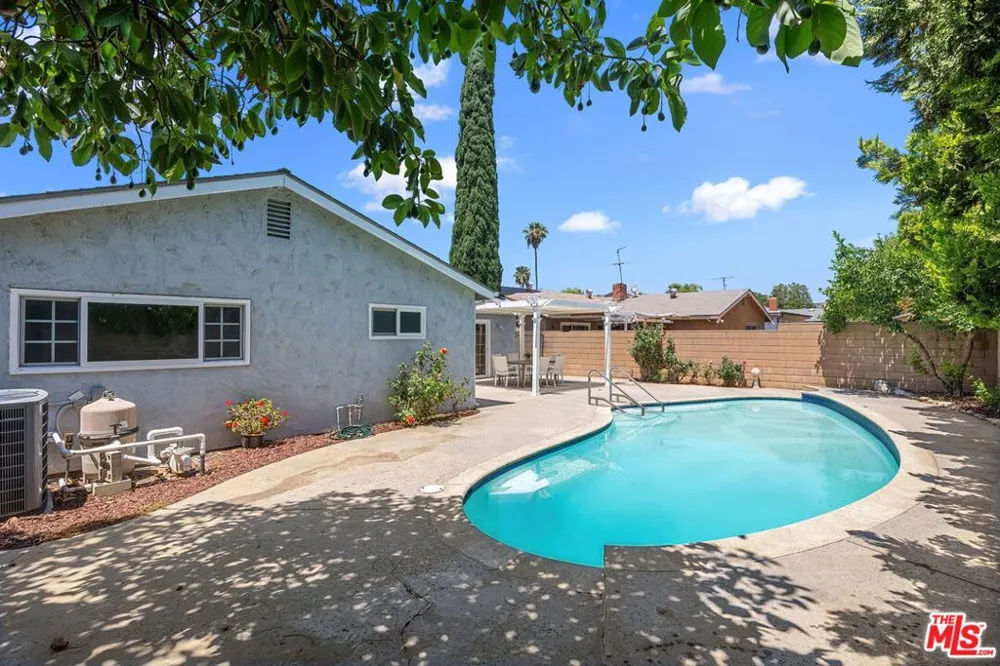12622 Amboy Avenue Sylmar, CA 91342