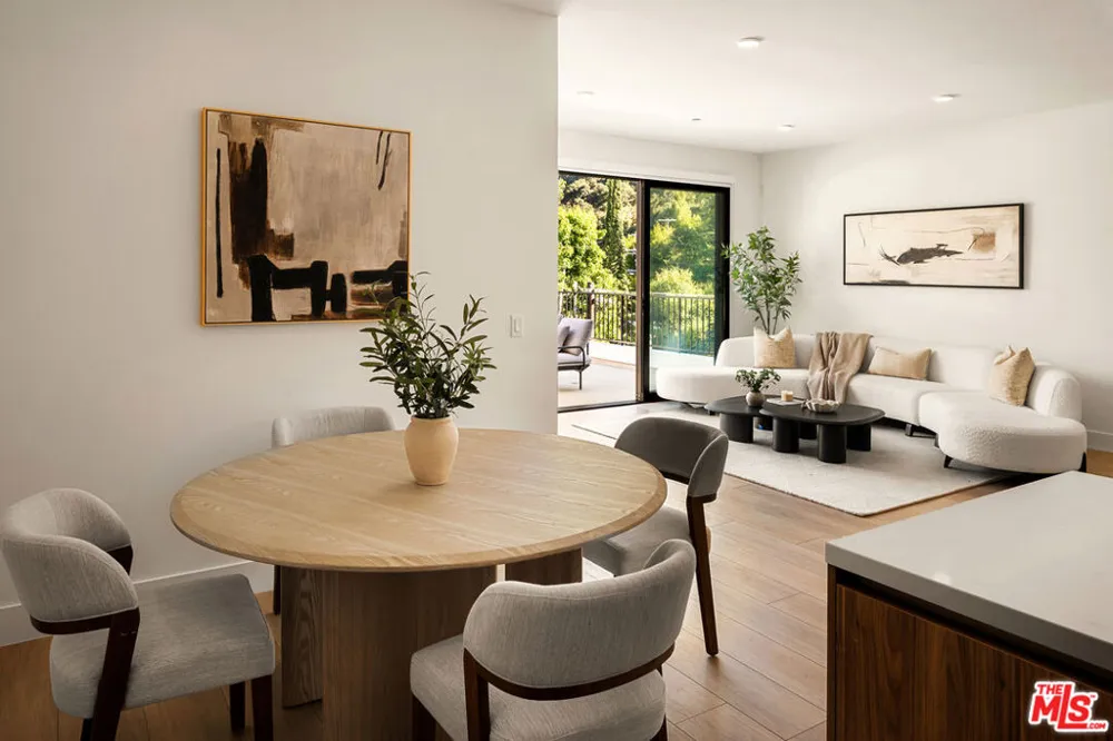 3651 Regal Place #504 Los Angeles, CA 90068