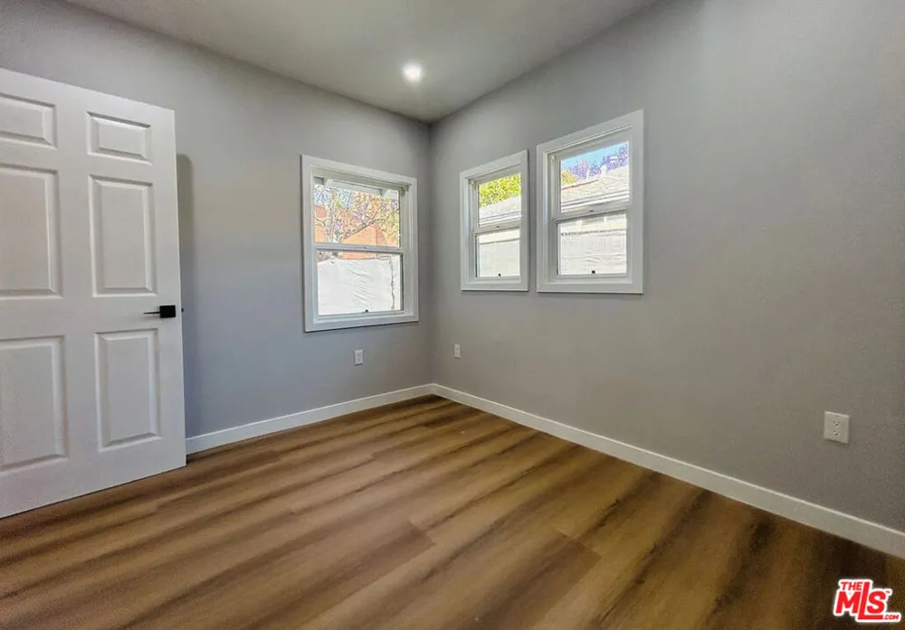 14726 Friar Street Van Nuys, CA 91411