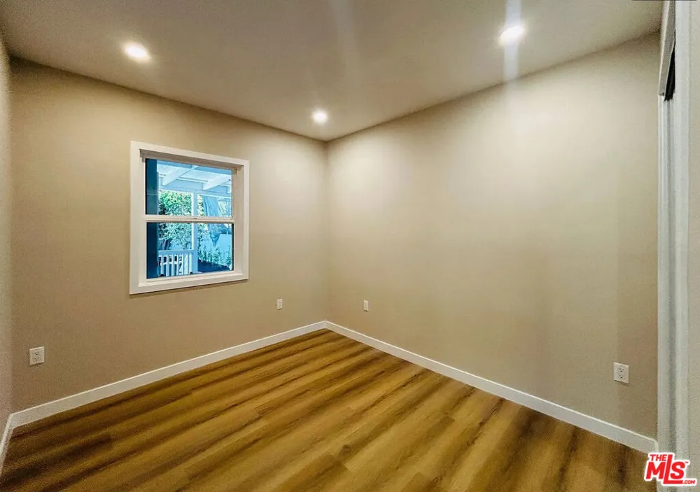 14726 Friar Street Van Nuys, CA 91411