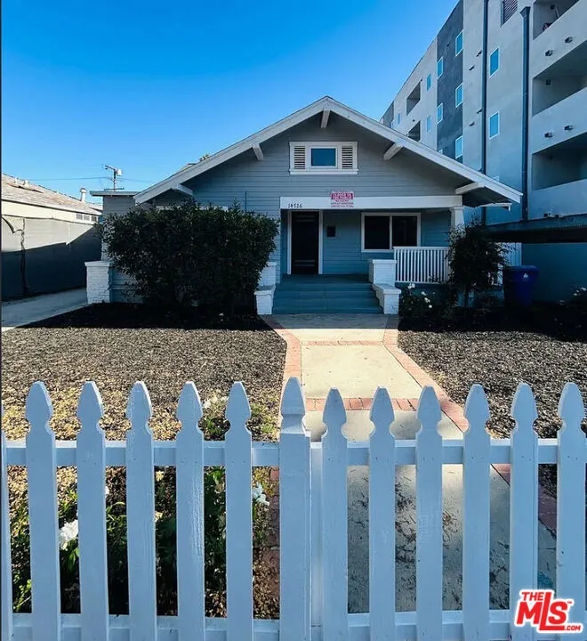 14726 Friar Street Van Nuys, CA 91411