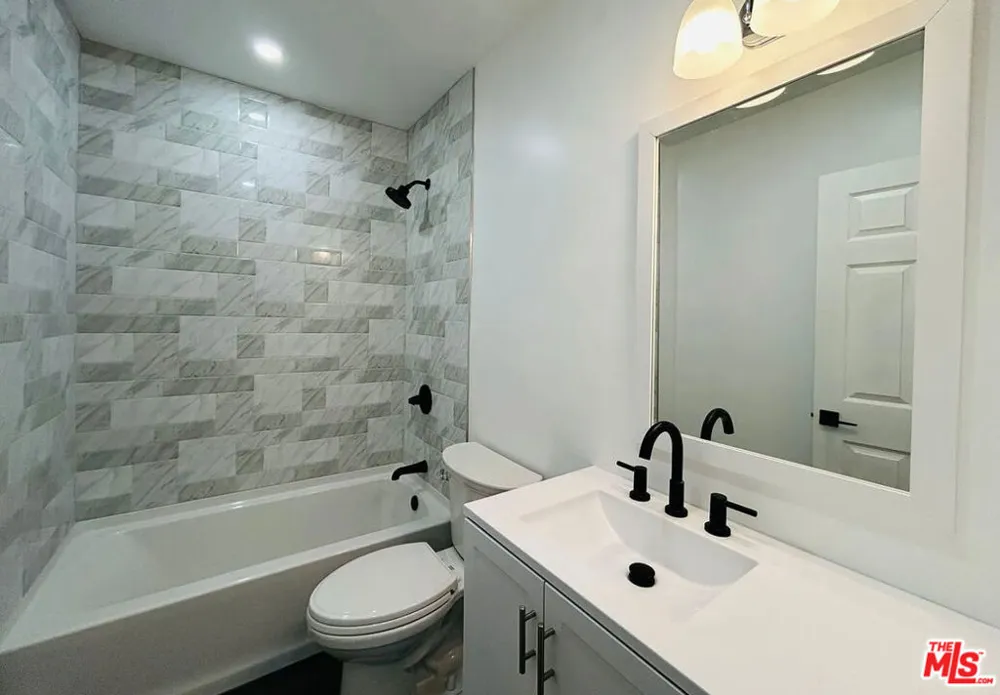 14726 Friar Street Van Nuys, CA 91411
