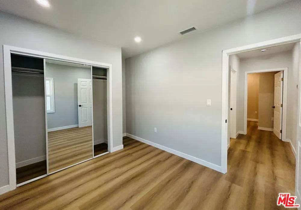 14726 Friar Street Van Nuys, CA 91411