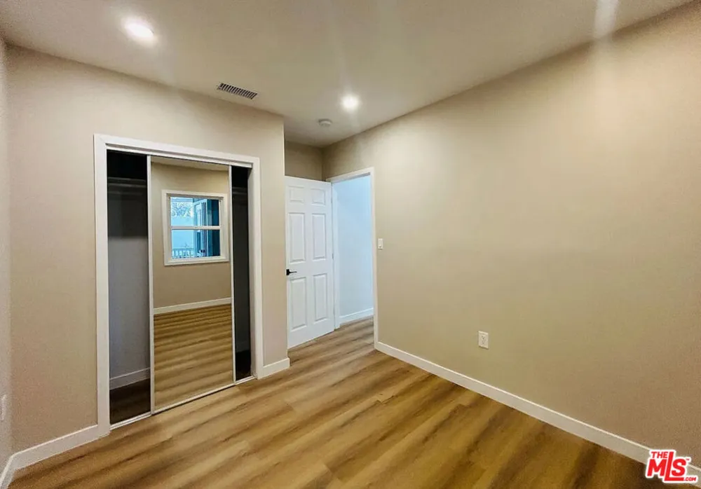 14726 Friar Street Van Nuys, CA 91411