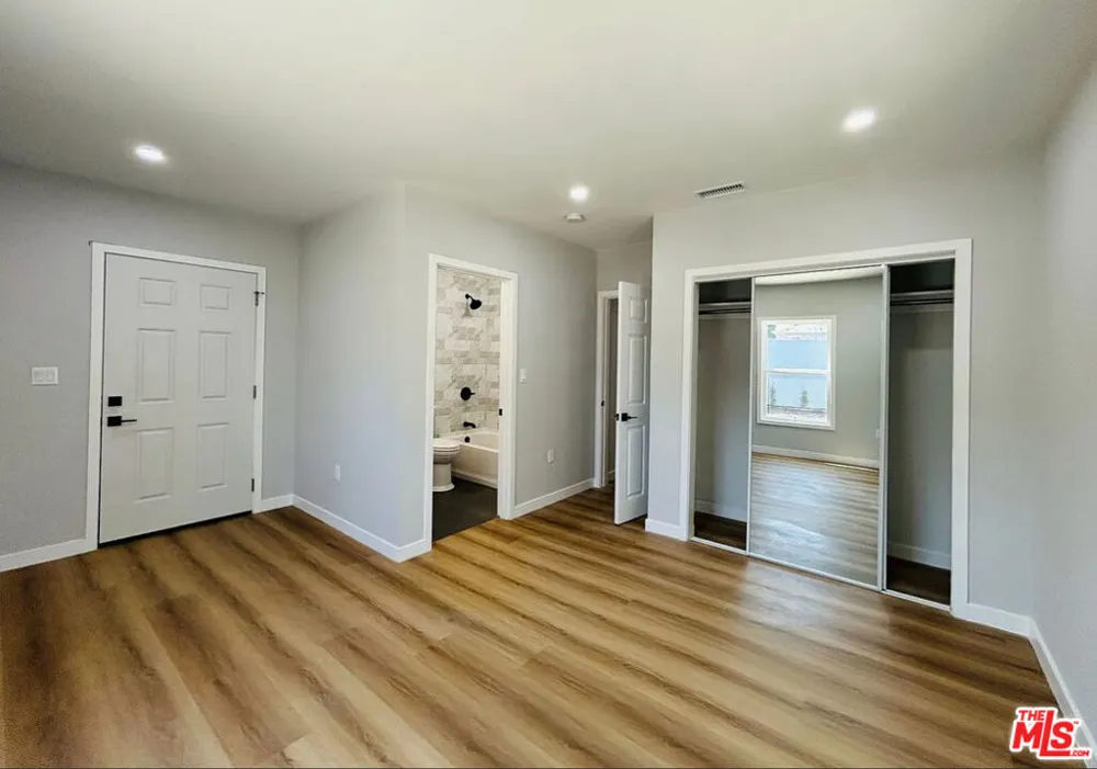 14726 Friar Street Van Nuys, CA 91411