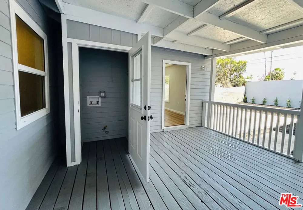 14726 Friar Street Van Nuys, CA 91411