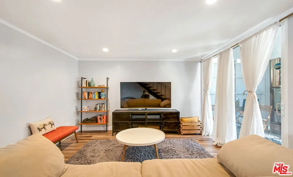 141 W Hillcrest Boulevard #2 Inglewood, CA 90301