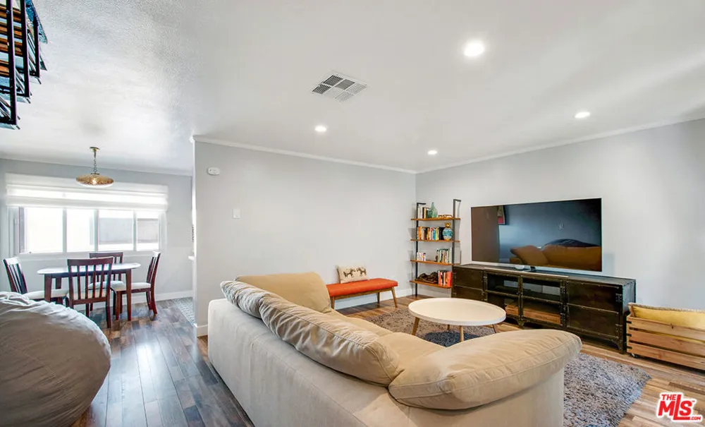 141 W Hillcrest Boulevard #2 Inglewood, CA 90301