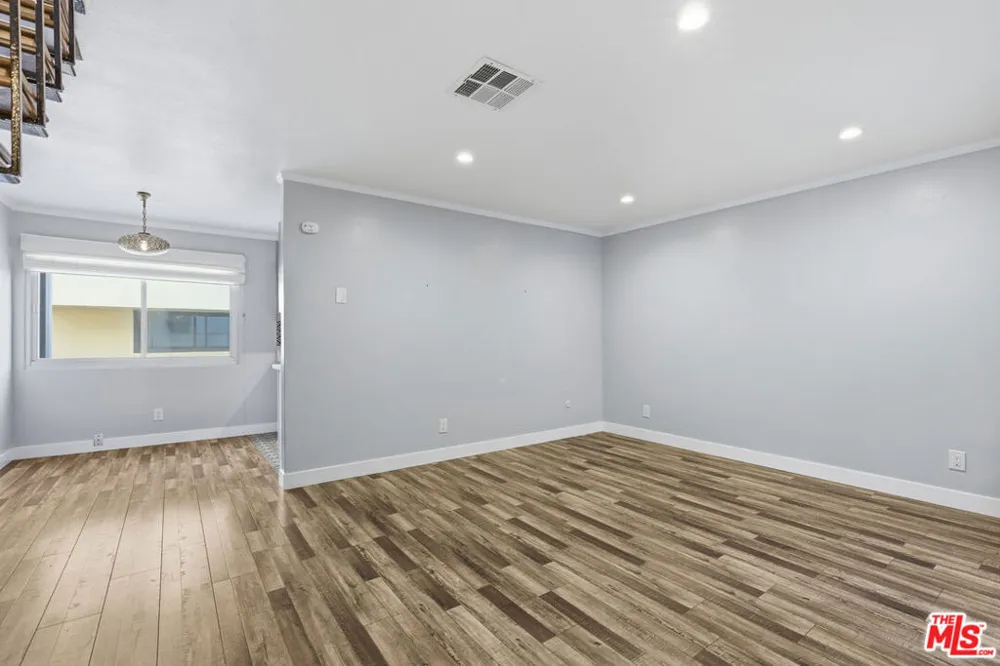 141 W Hillcrest Boulevard #2 Inglewood, CA 90301