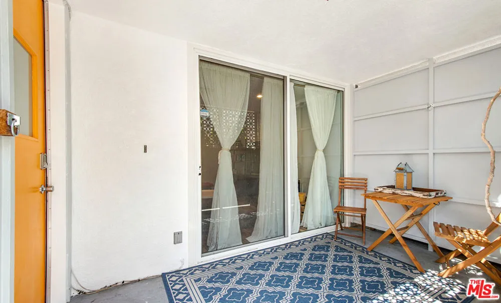 141 W Hillcrest Boulevard #2 Inglewood, CA 90301