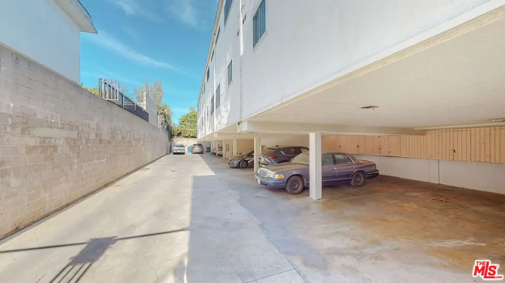 141 W Hillcrest Boulevard #2 Inglewood, CA 90301