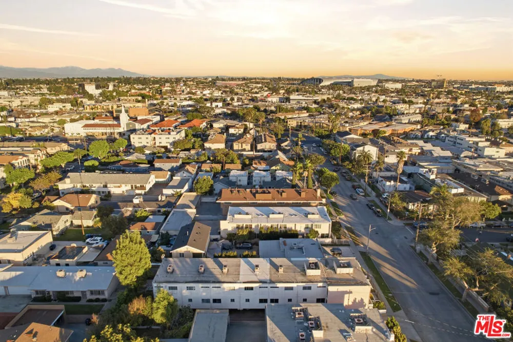141 W Hillcrest Boulevard #2 Inglewood, CA 90301