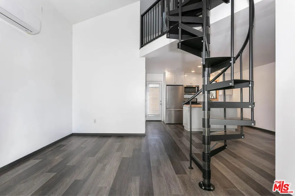 2914 Castle Heights Avenue Los Angeles, CA 90034
