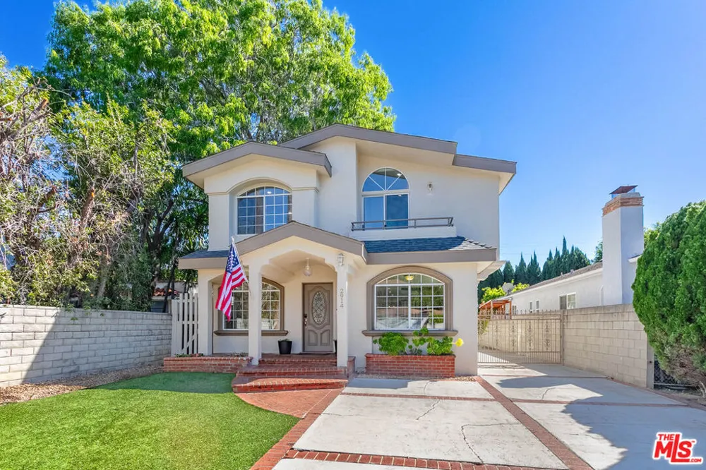 2914 Castle Heights Avenue Los Angeles, CA 90034