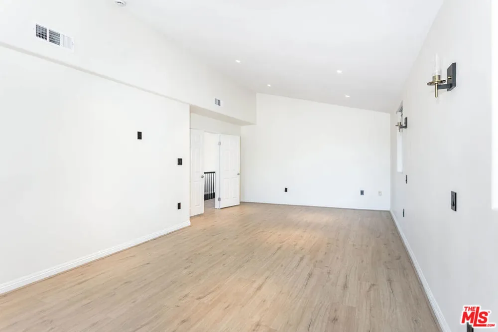 2914 Castle Heights Avenue Los Angeles, CA 90034