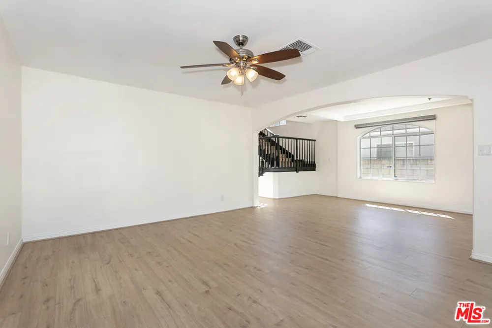 2914 Castle Heights Avenue Los Angeles, CA 90034