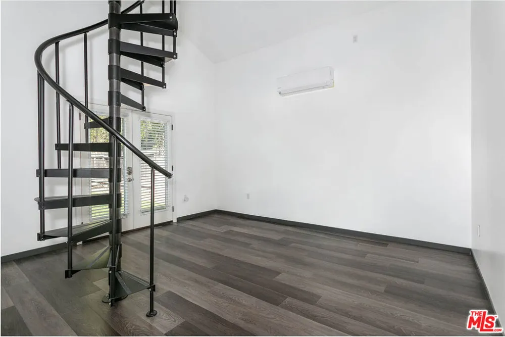 2914 Castle Heights Avenue Los Angeles, CA 90034