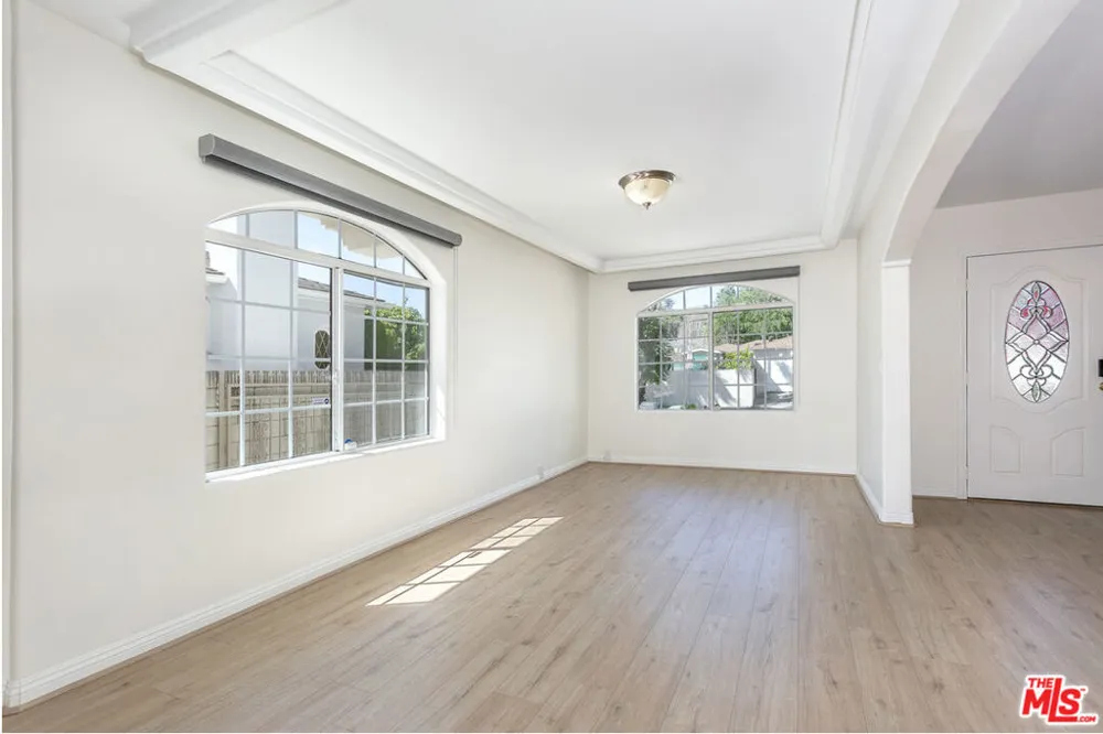 2914 Castle Heights Avenue Los Angeles, CA 90034