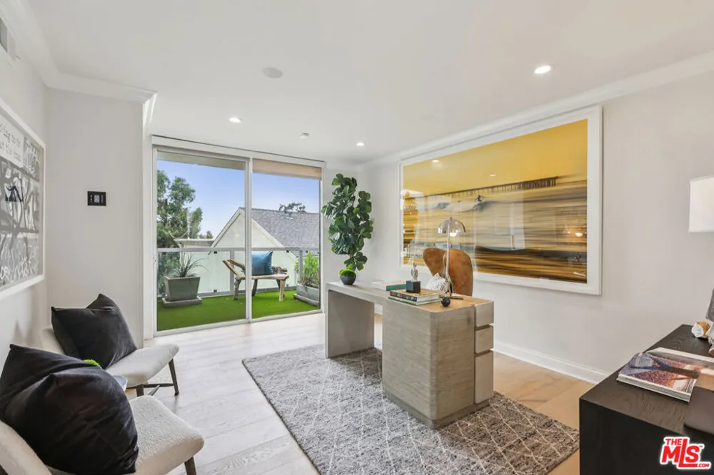 8715 Sunset Plaza Terrace Los Angeles, CA 90069