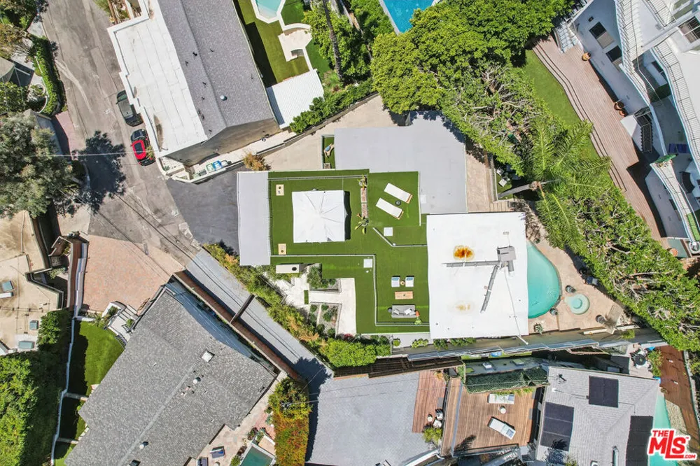 8715 Sunset Plaza Terrace Los Angeles, CA 90069