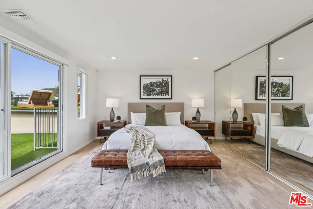 8715 Sunset Plaza Terrace Los Angeles, CA 90069
