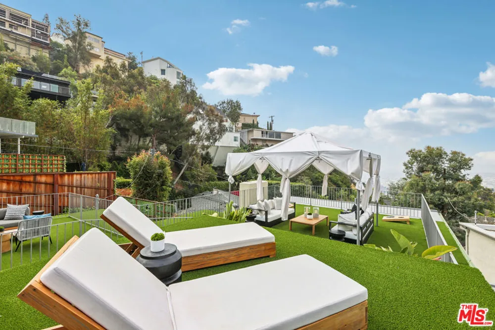 8715 Sunset Plaza Terrace Los Angeles, CA 90069