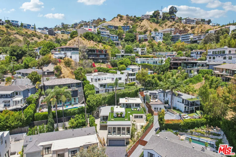 8715 Sunset Plaza Terrace Los Angeles, CA 90069