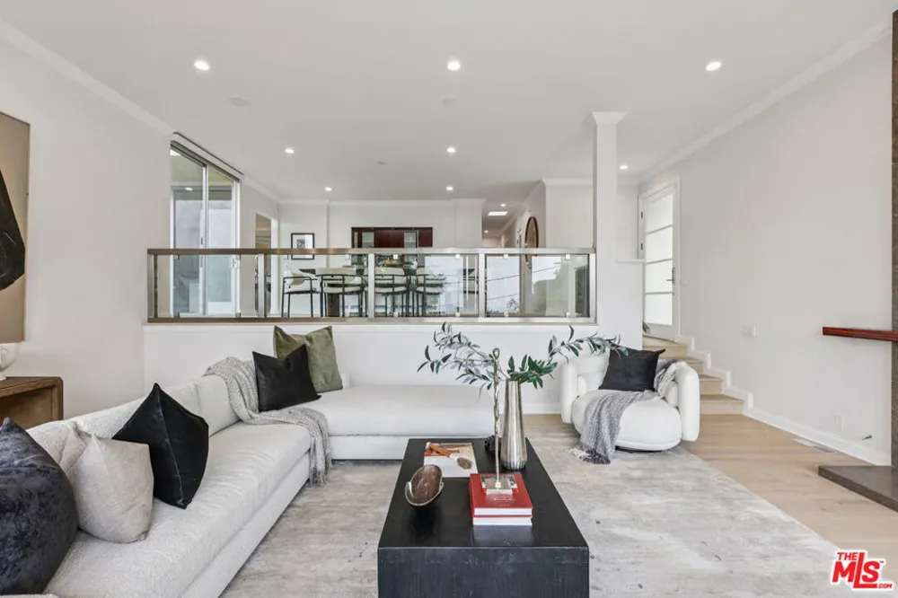 8715 Sunset Plaza Terrace Los Angeles, CA 90069