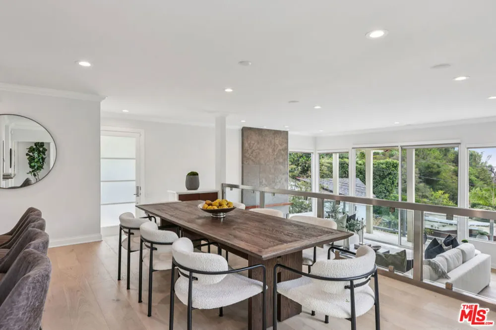 8715 Sunset Plaza Terrace Los Angeles, CA 90069