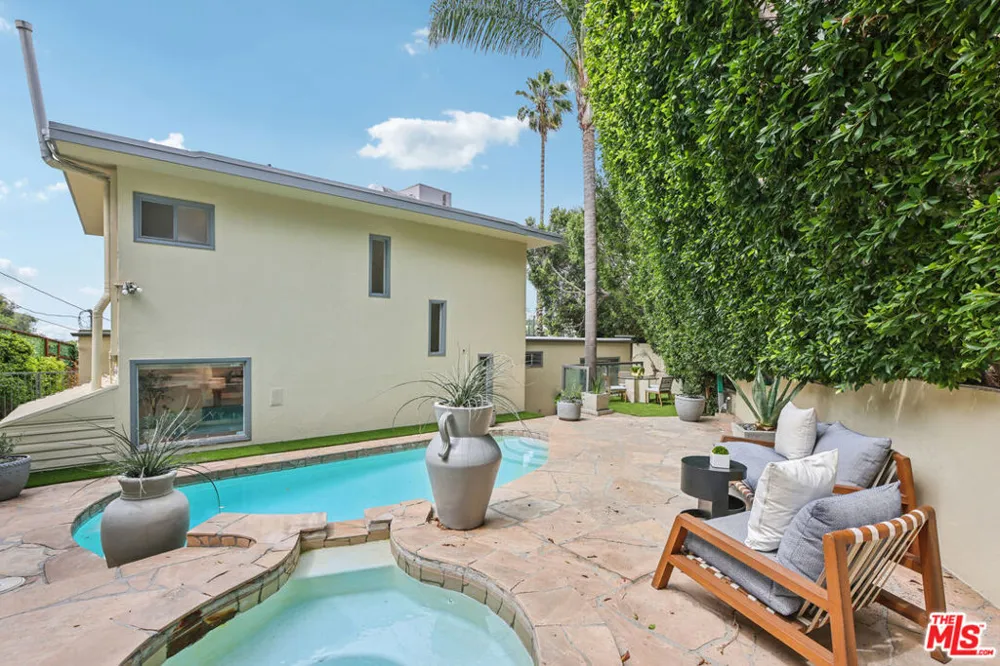 8715 Sunset Plaza Terrace Los Angeles, CA 90069