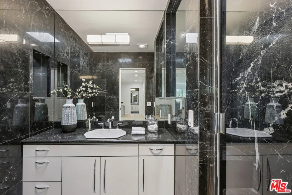 8715 Sunset Plaza Terrace Los Angeles, CA 90069