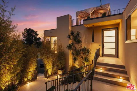 8715 Sunset Plaza Terrace