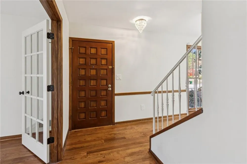 4894 Macbain Lane Dunwoody, GA 30360