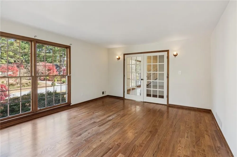 4894 Macbain Lane Dunwoody, GA 30360